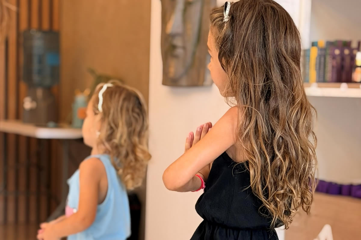 Beneficios del yoga para niños en Amo Psicoyoga